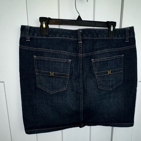 Women's Tommy Hilfiger Denim Mini Skirt - Size 12 - Picture 3 of 8